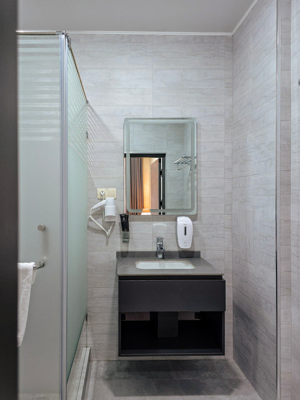 Фото Parklane Hotel