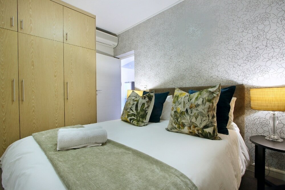 Фото ITC Hospitality Group Two Bedrooms Metropollis Building