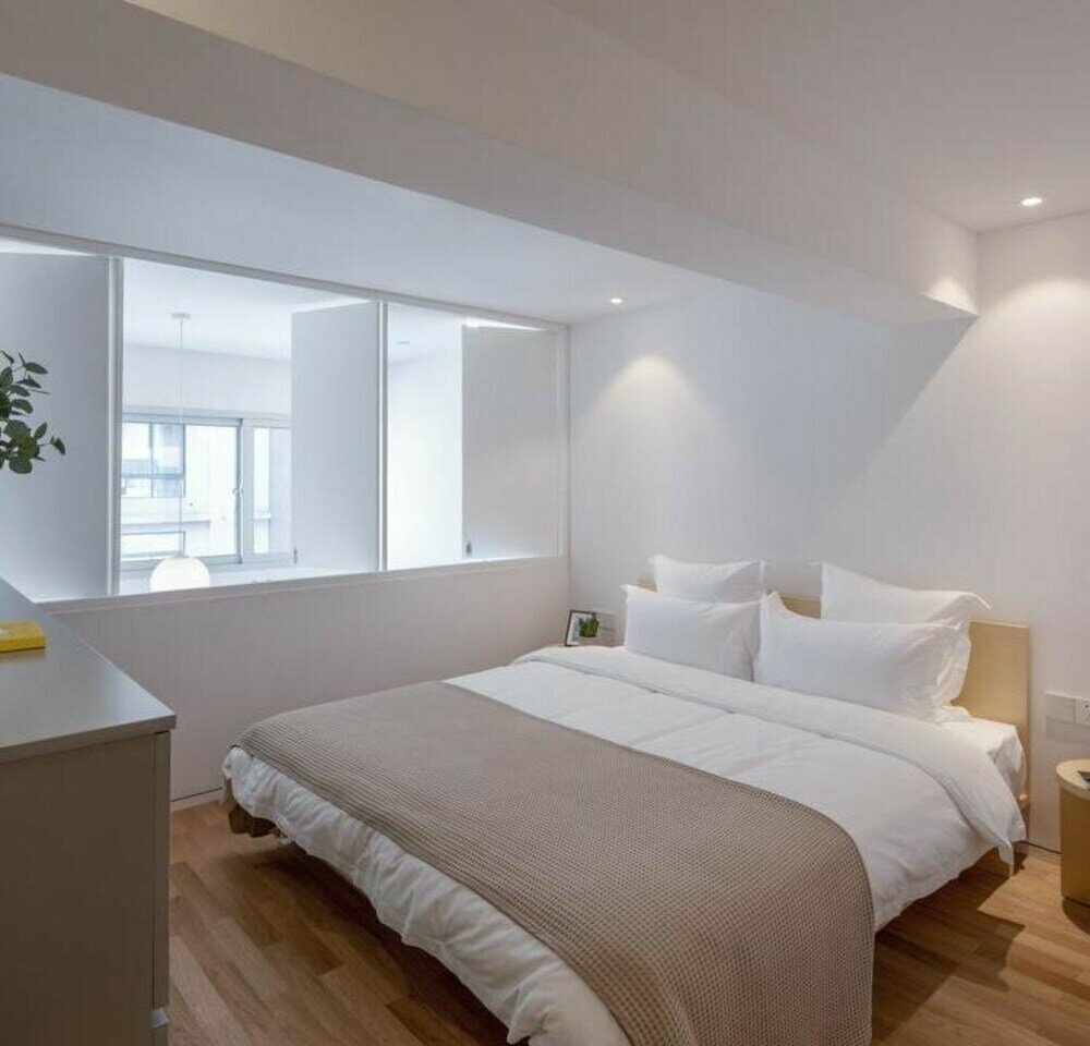 Short-term housing rental BaseLIVING Wending Serviced Apartment, Shanghai, photo