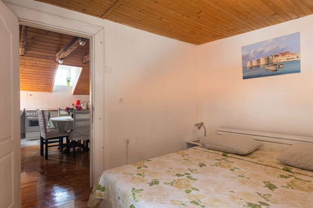 Фото Old Town Baroque Palace Accommodation