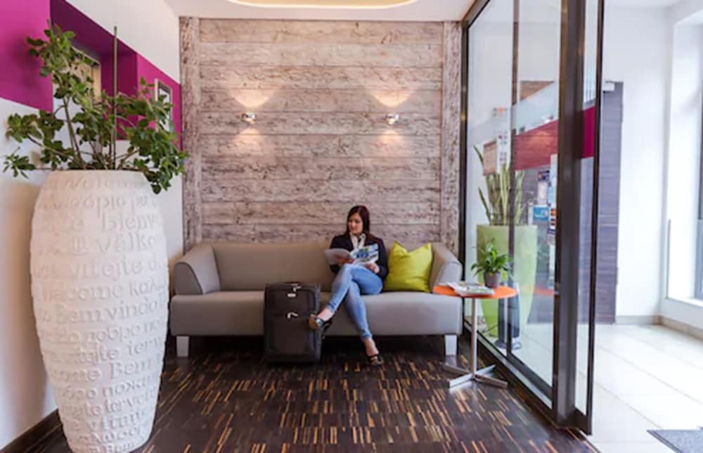 Фото Hotel Arooma