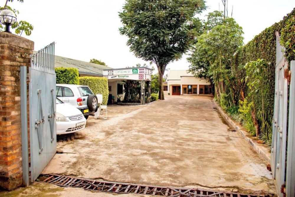 Фото Good News Guesthouse