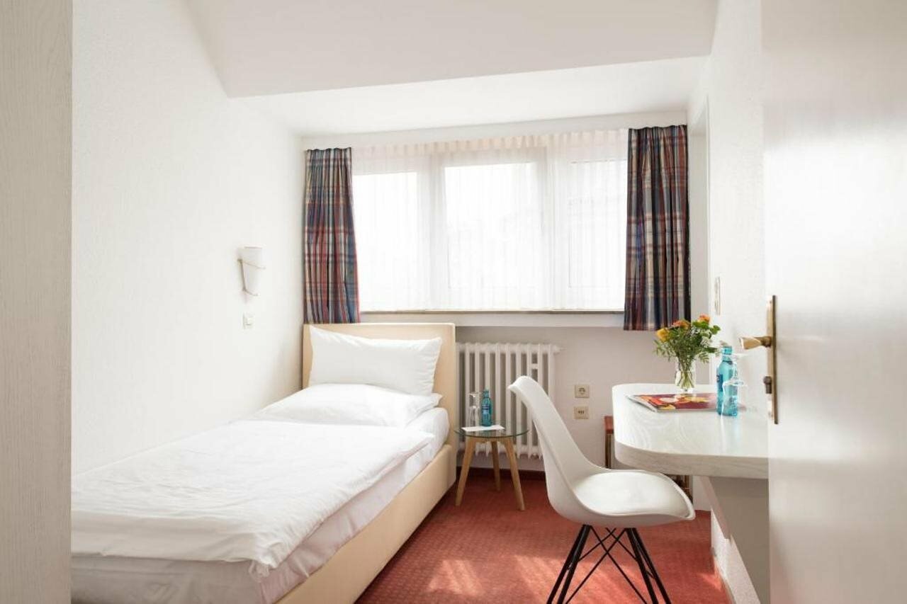 Фото 196539773402