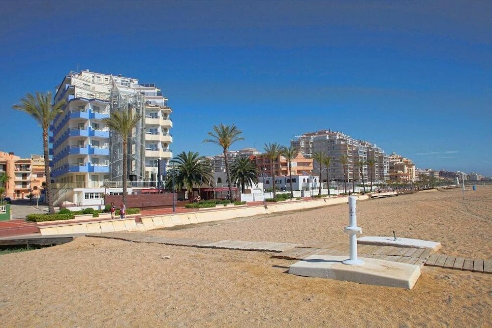 Фото Sunday's Beach