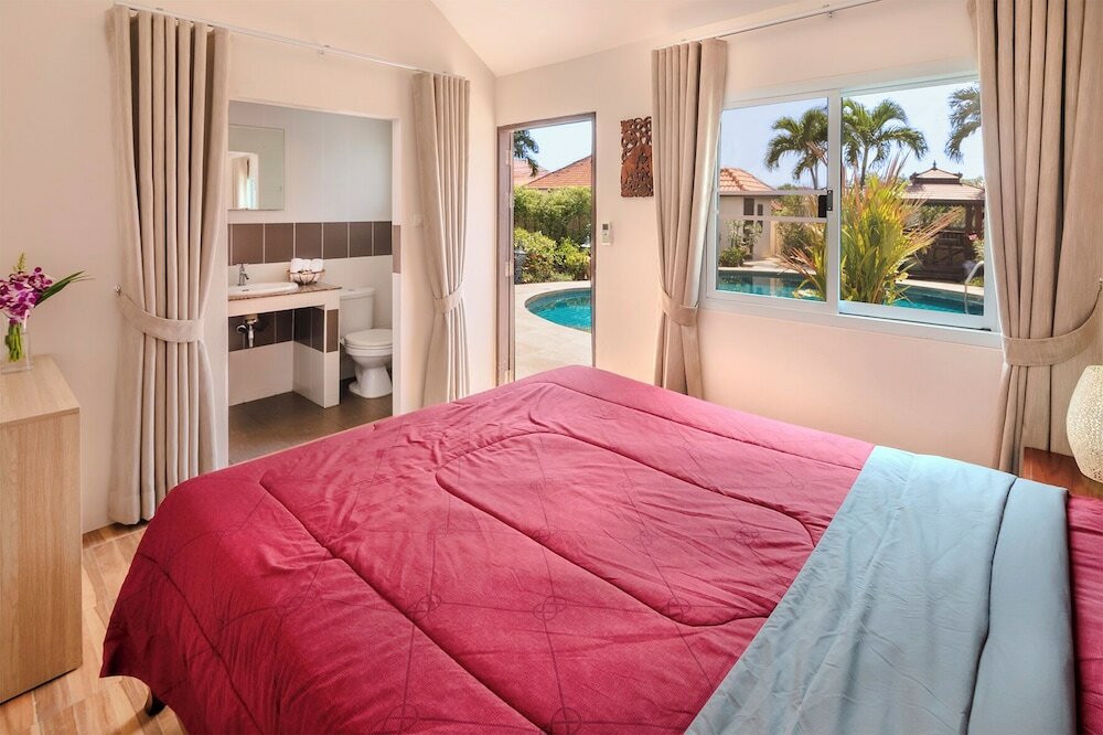 Фото Pattaya Hill, Near the City and Beach