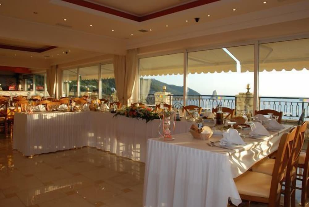 Фото Aloha Hotel