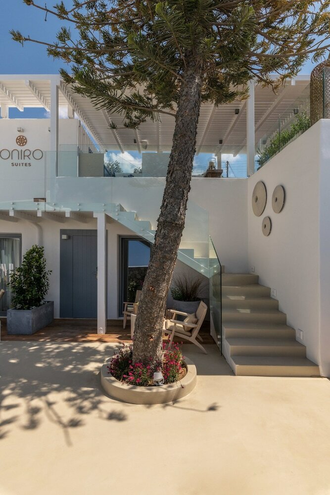 Фото Oniro Suites