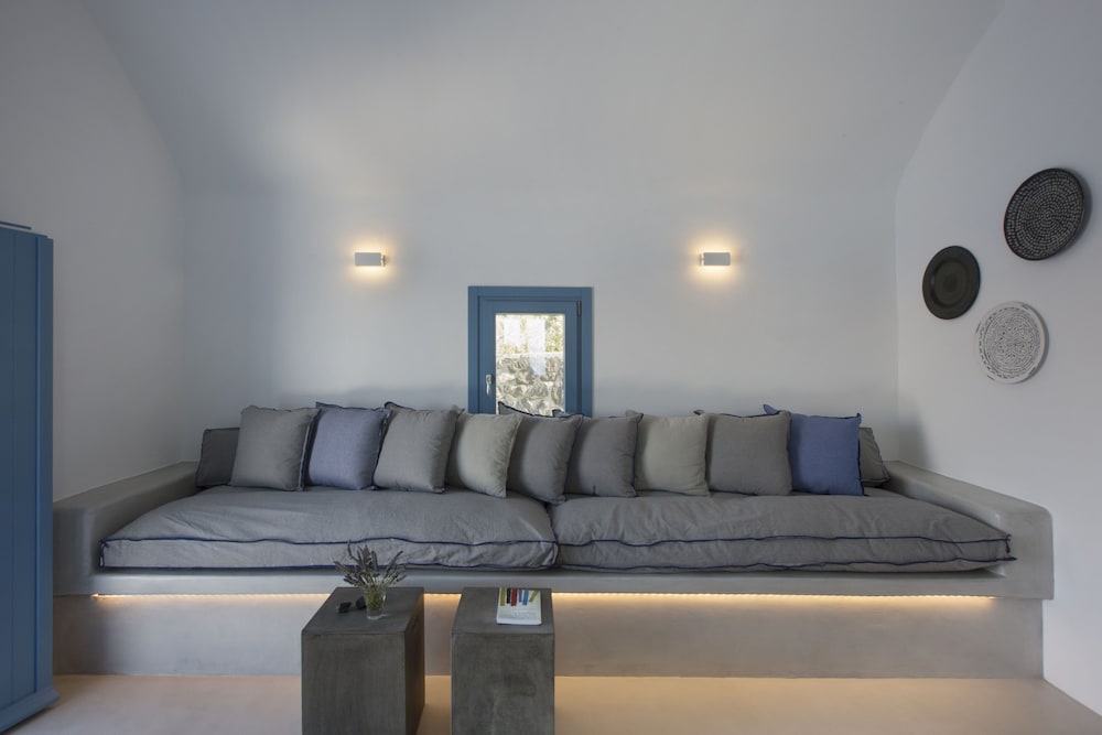 Фото Akrotiri Cove