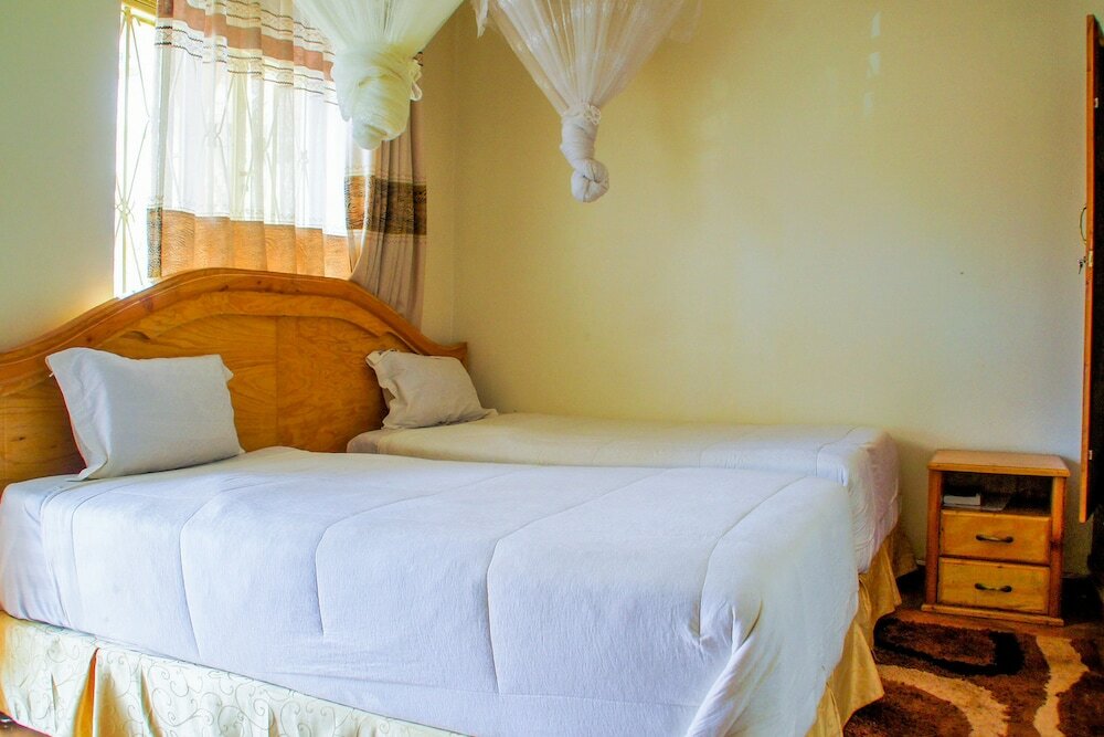 Фото Capricon Executive Hotel