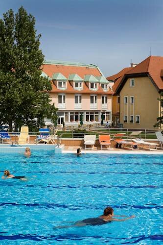 Гостиница Aqua Hotel Term& xE1; l в Мошонмадьяроваре