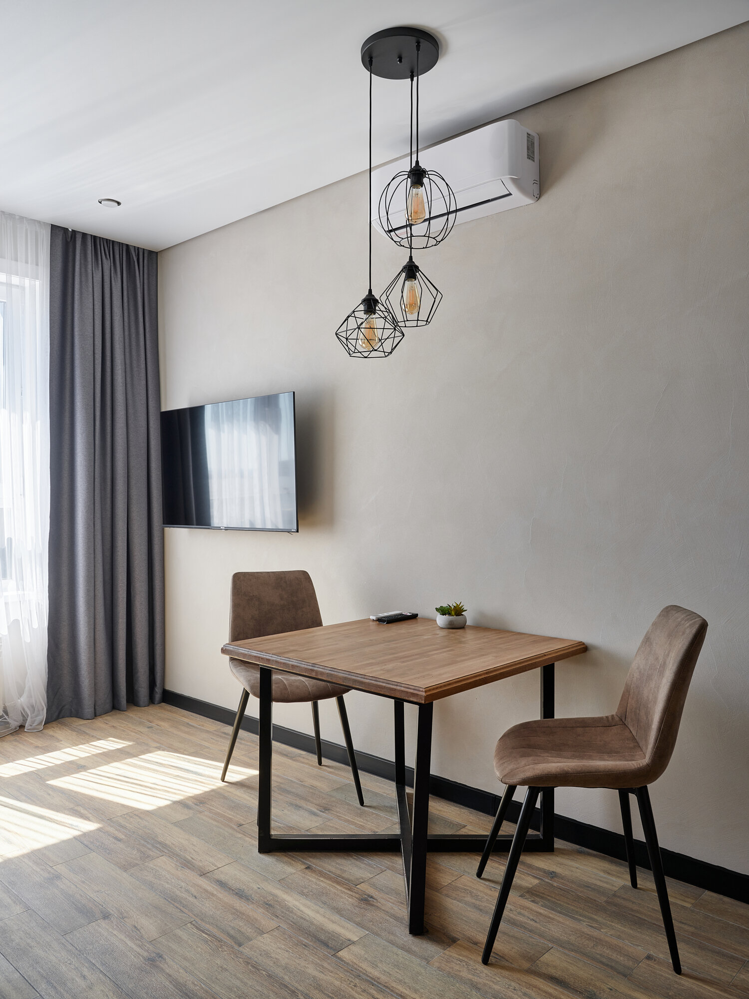 Фото Рас Апарт