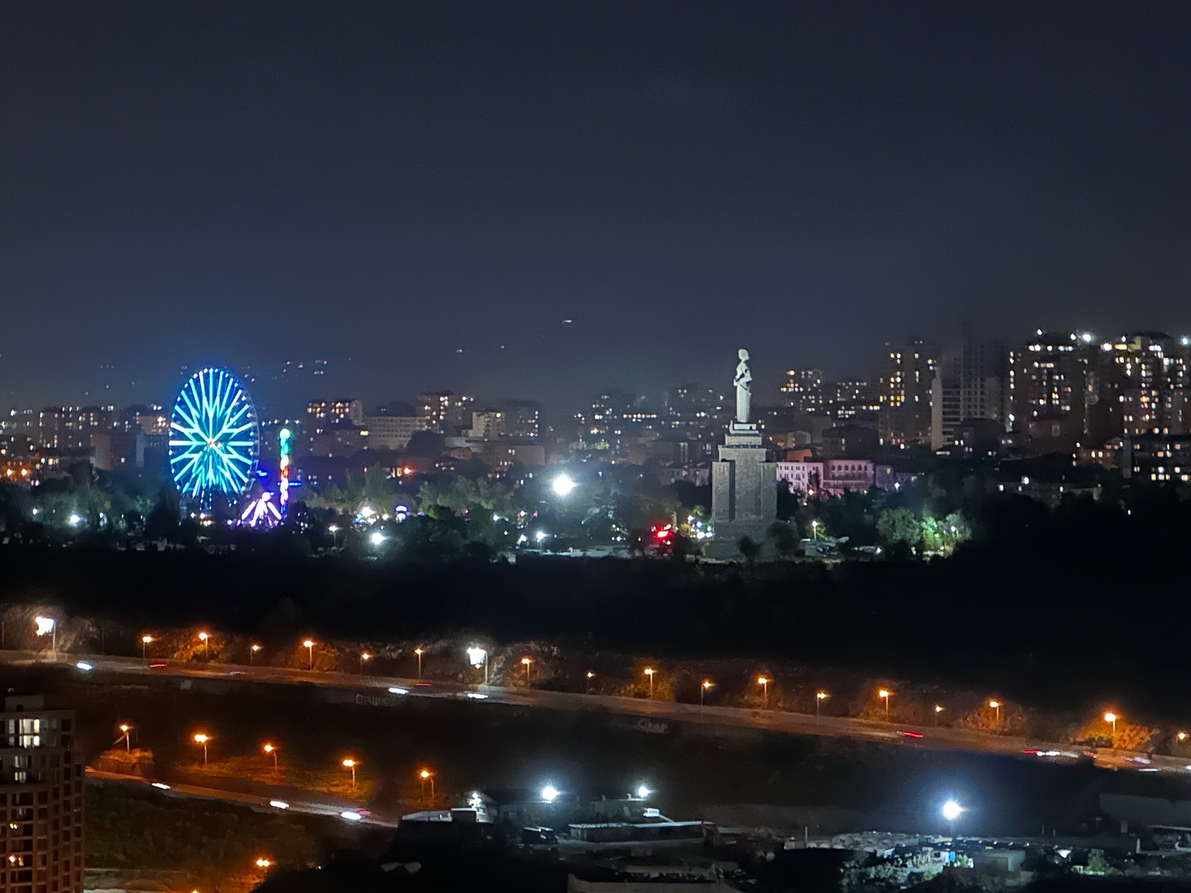 Фото New Nairi Hotel