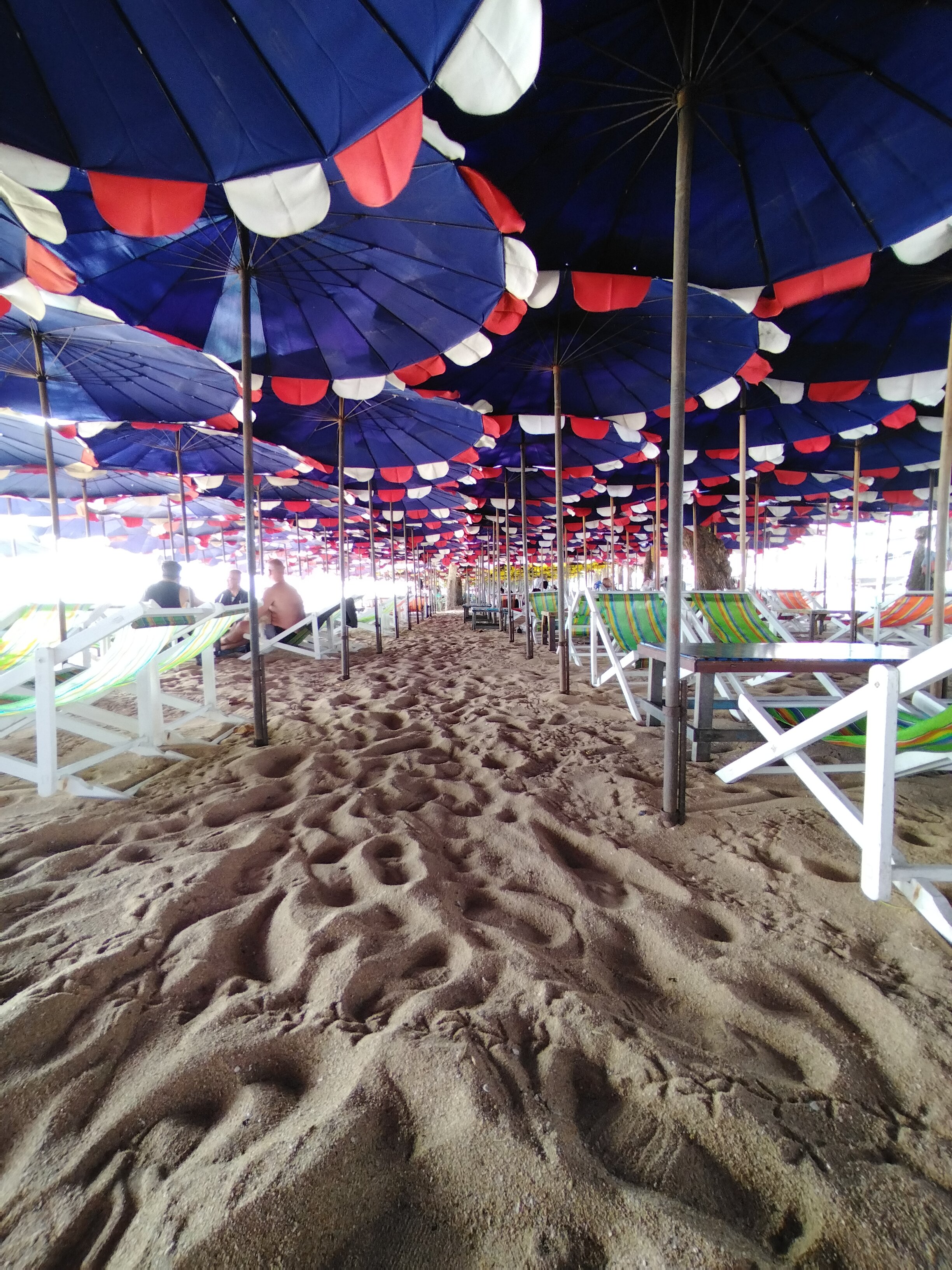 Фото Sea Breeze Jomtien Resort