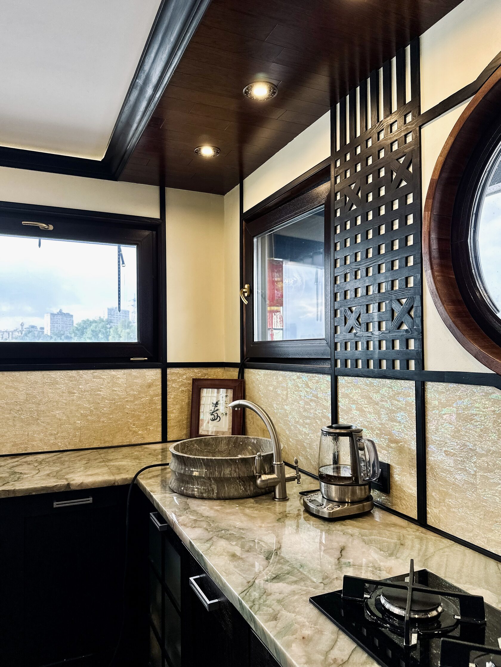 Фото Хаусбот Окинава