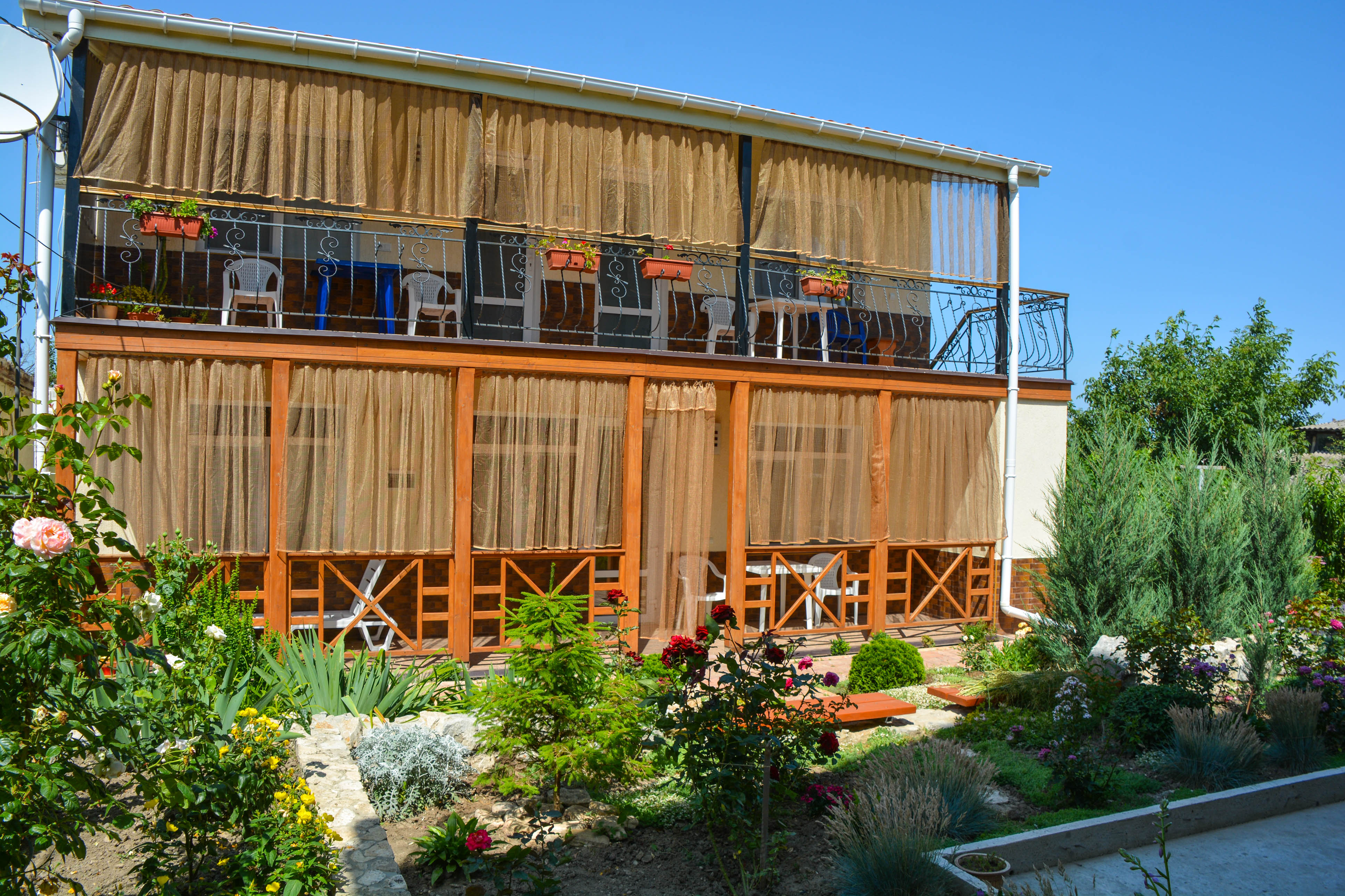 Фото отеля 2