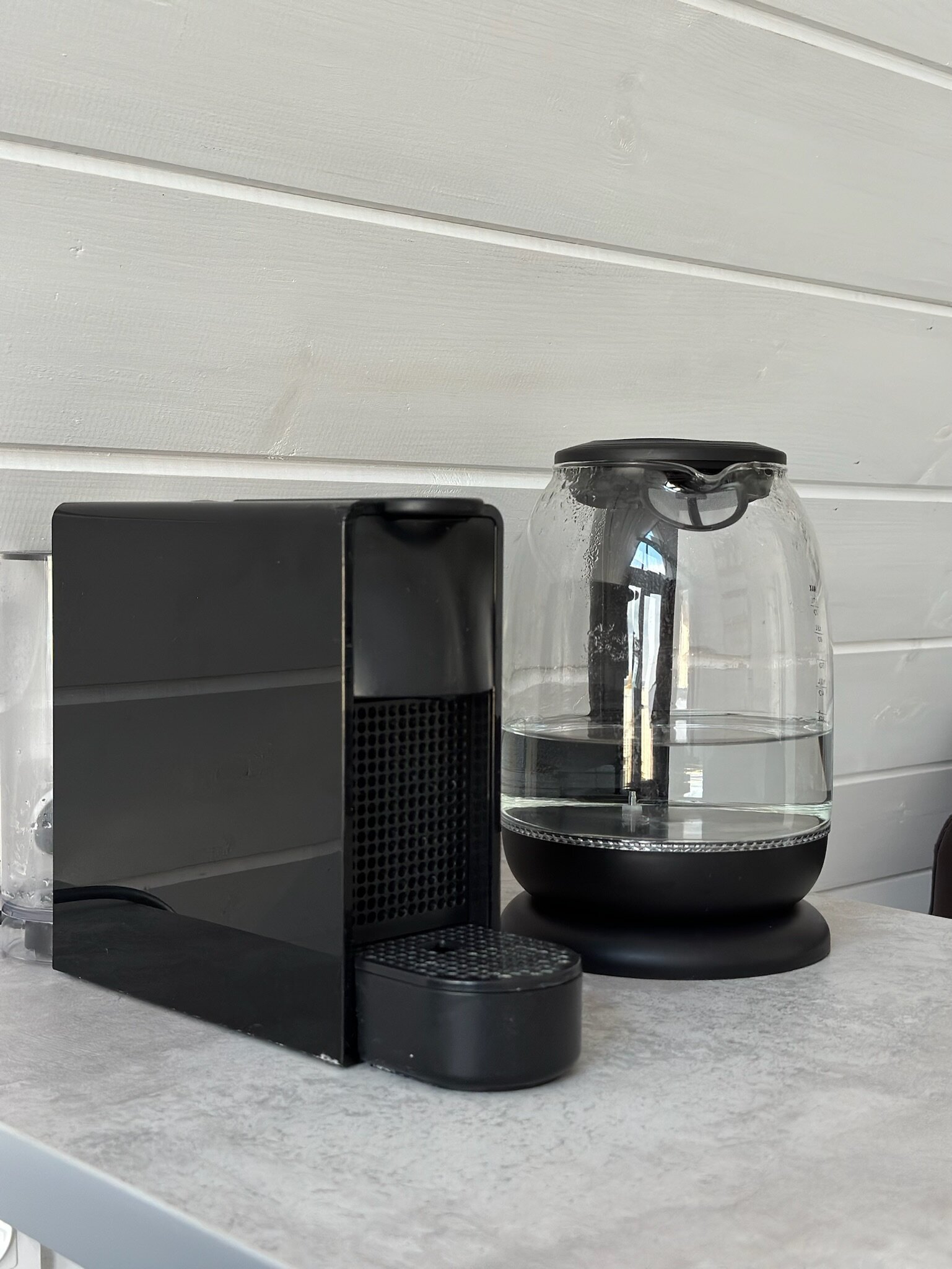 Фото White glamp