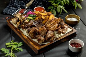 Morris (Karla Marksa Street, 37/5), restoran