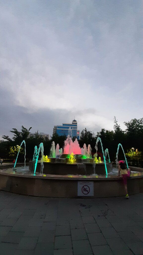 Fountain Tree of Life Fountain, Astana, photo