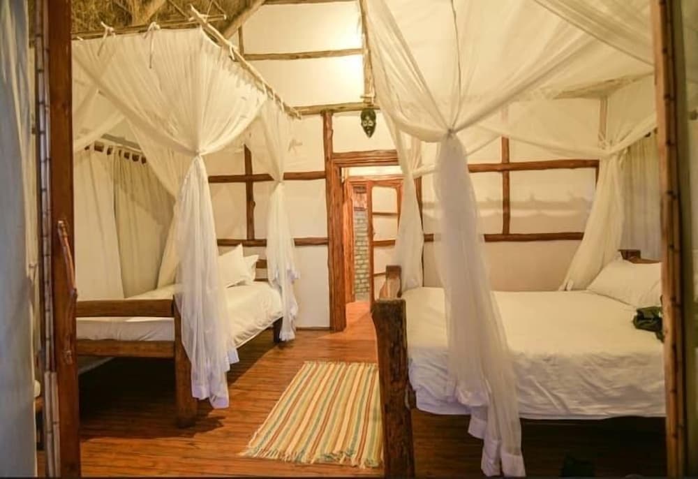 Фото Kazinga Wilderness Safari Camp