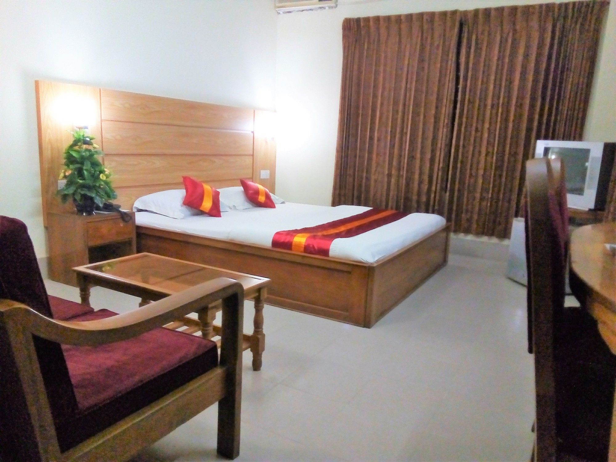 Фото Hotel Supreme