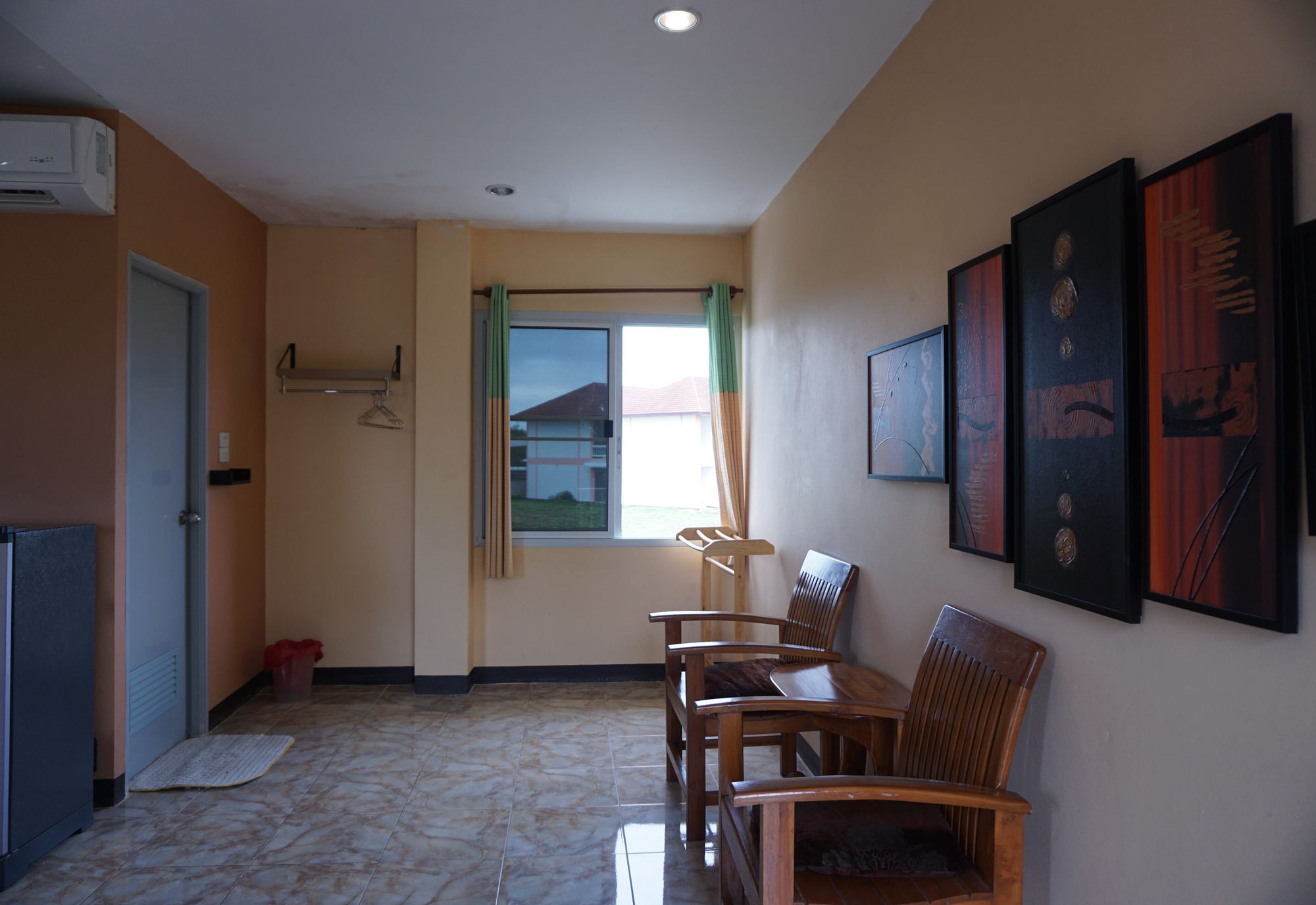 Фото Phoemphoon 2 Hotel