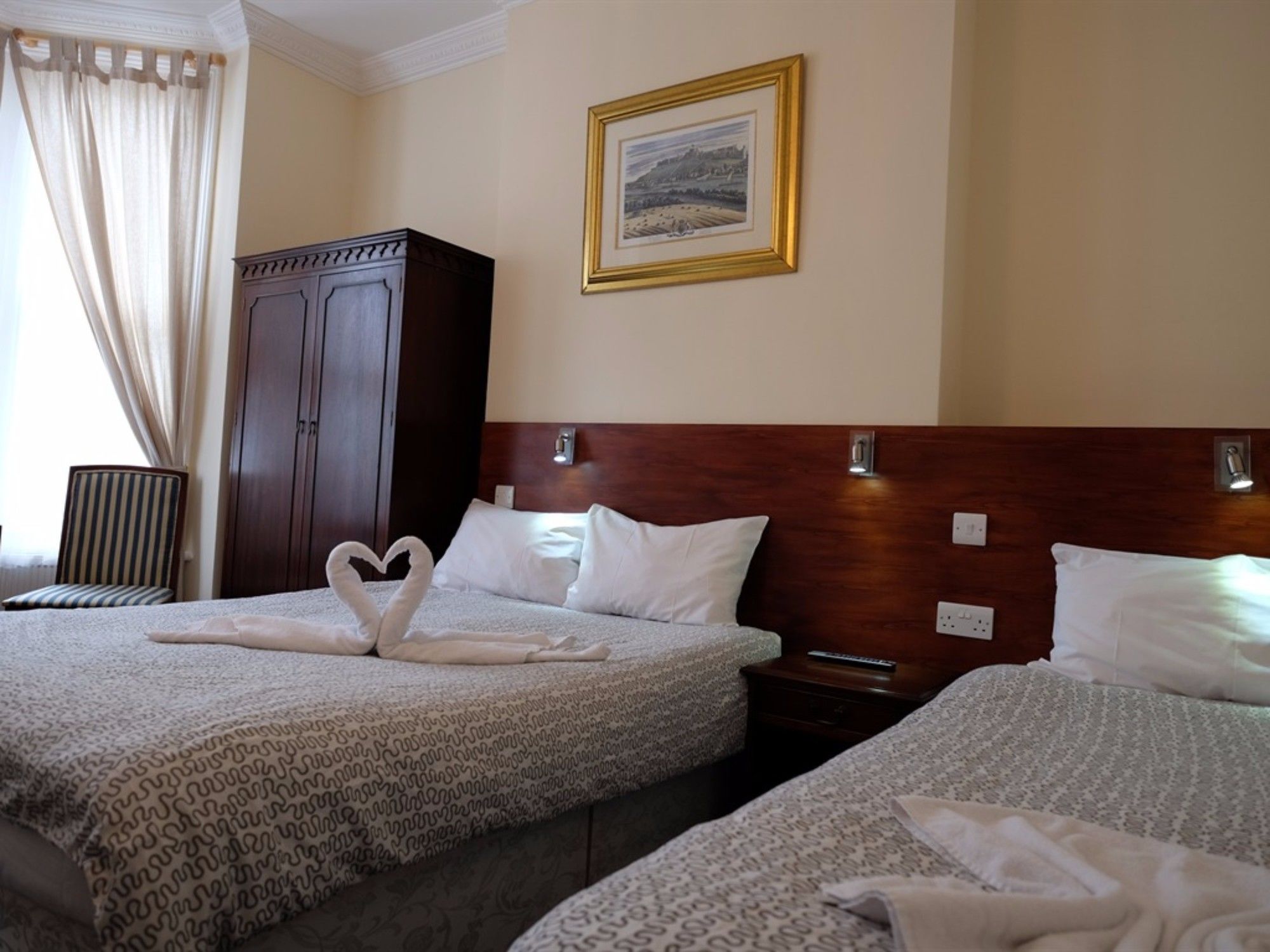 Фото Charlotte Guest House