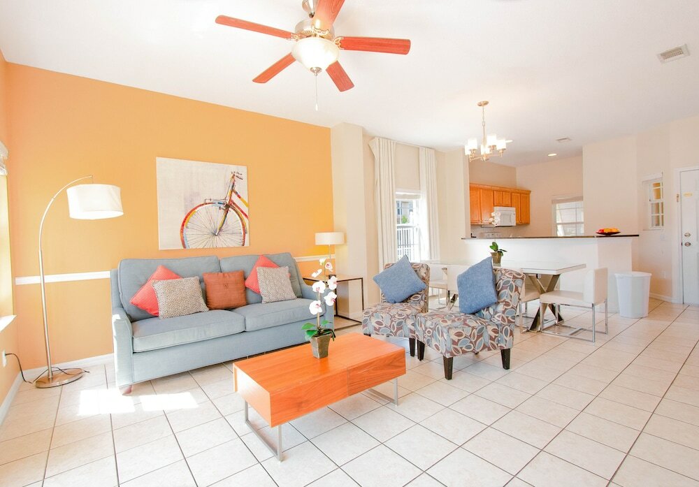 Фото Berkley Lake Townhomes