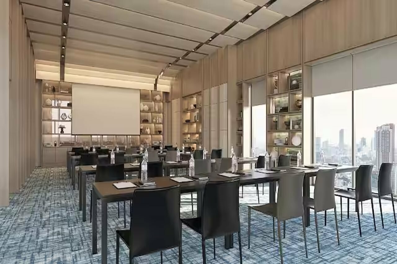 Фото Hilton Garden Inn Bangkok Riverside