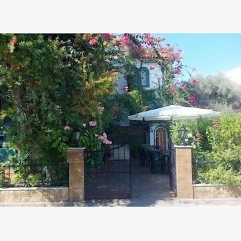 Фото Villa Contessa by Checkin