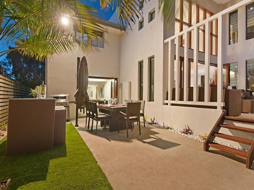 Фото The Villa-Whole House 6 Bedrooms 3 Bathrooms