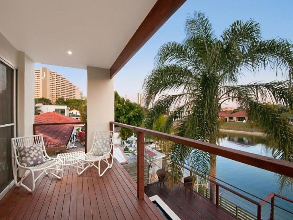 Фото The Villa-Whole House 6 Bedrooms 3 Bathrooms