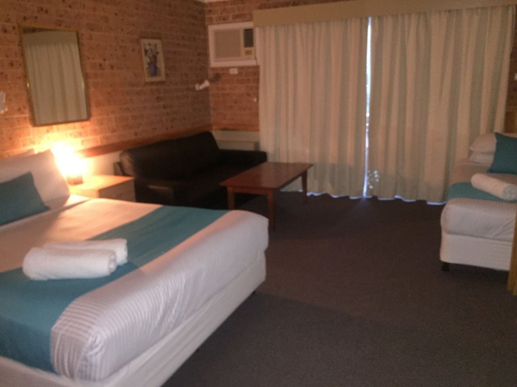 Фото Huskisson Beach Motel