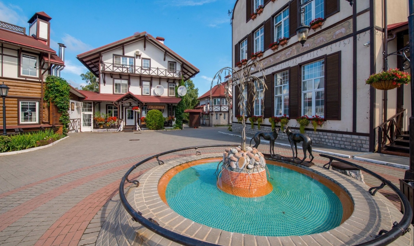 Фото Конюшенный двор