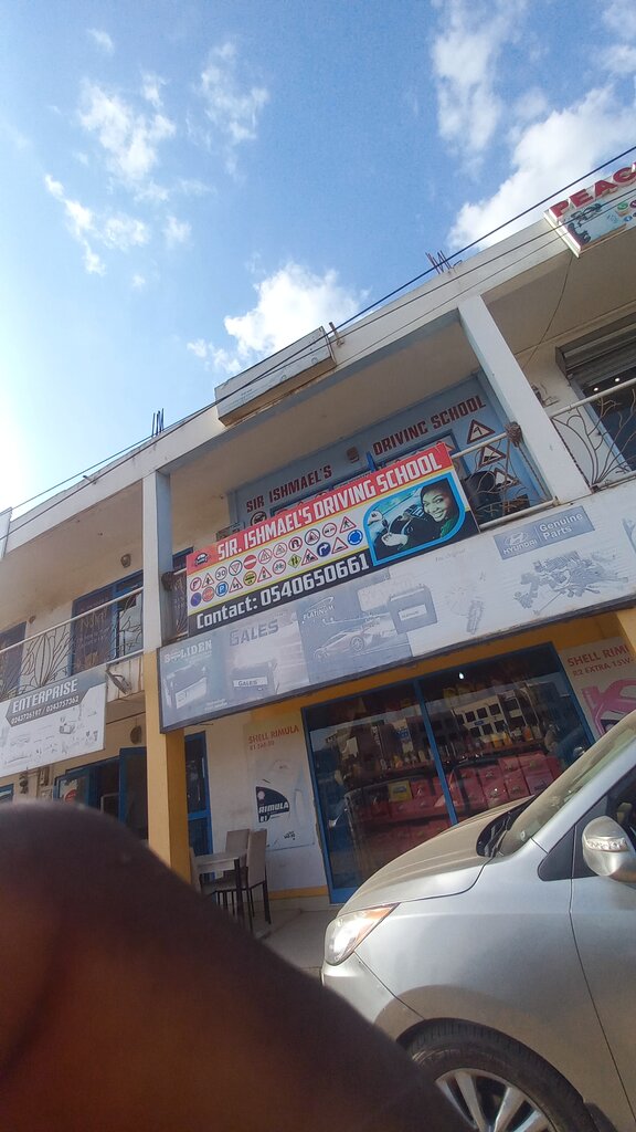 Driving school Sir Ismael's Driving School, Accra, photo