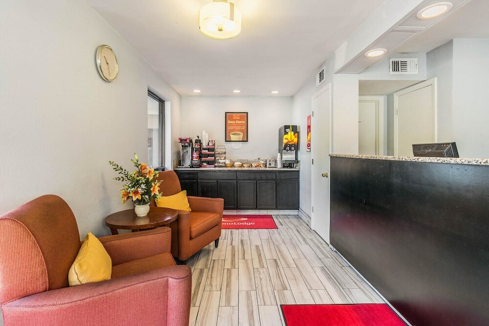 Фото Econo Lodge North