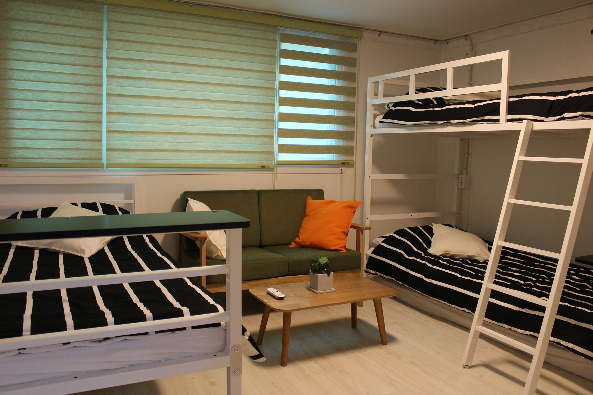 Фото Bunk Guest House - Hostel
