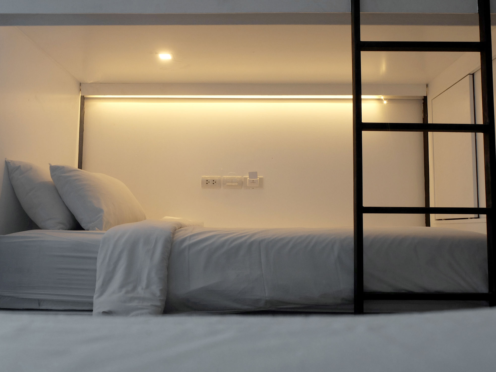 Фото The Common Hostel