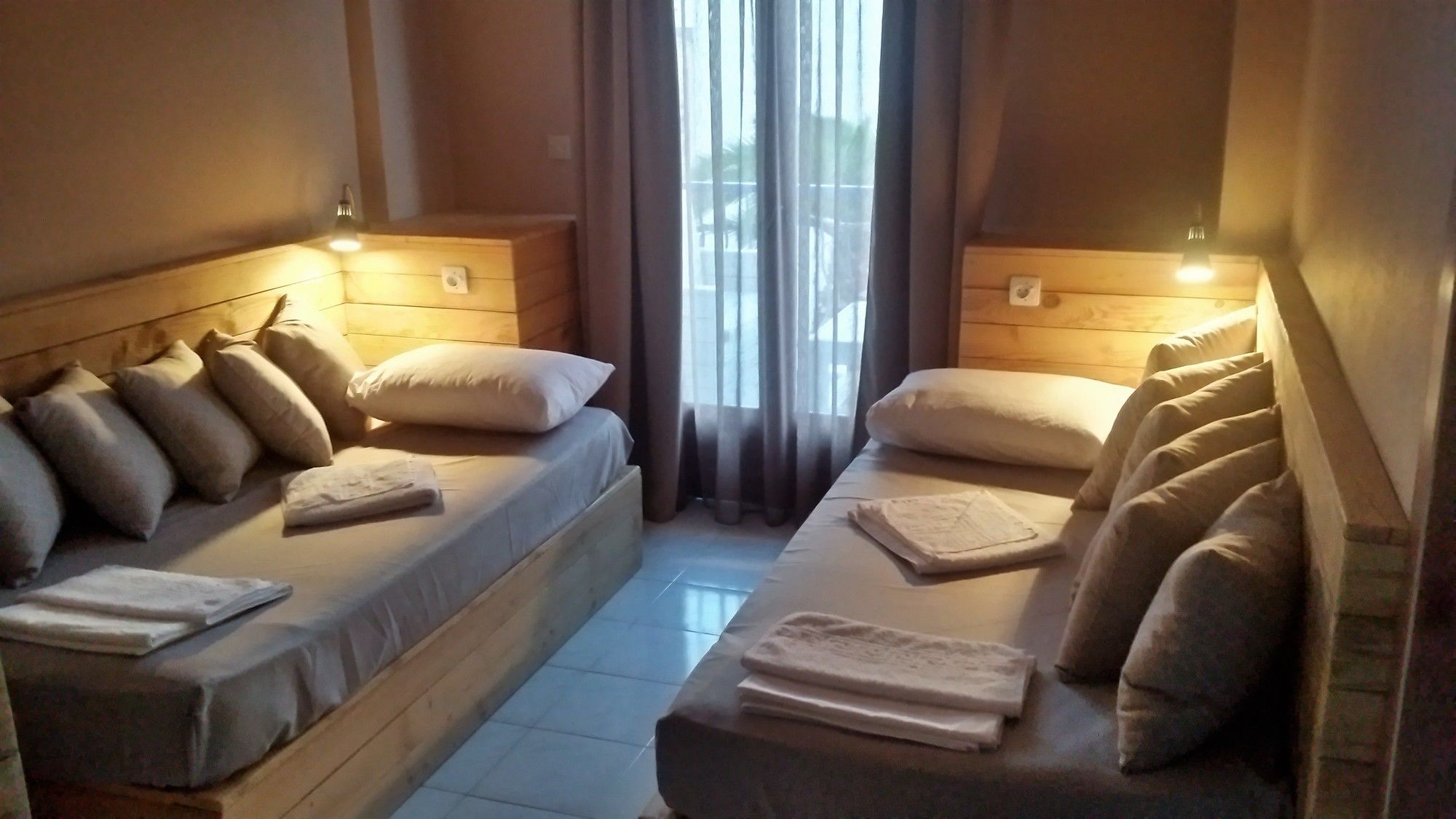 Фото Anemos Hotel