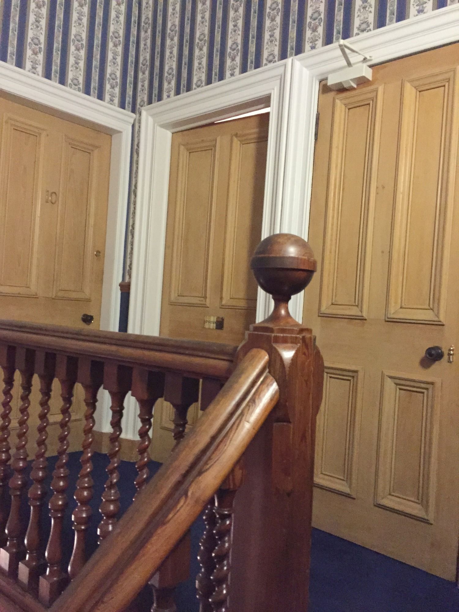 Фото Lauderville Guest House