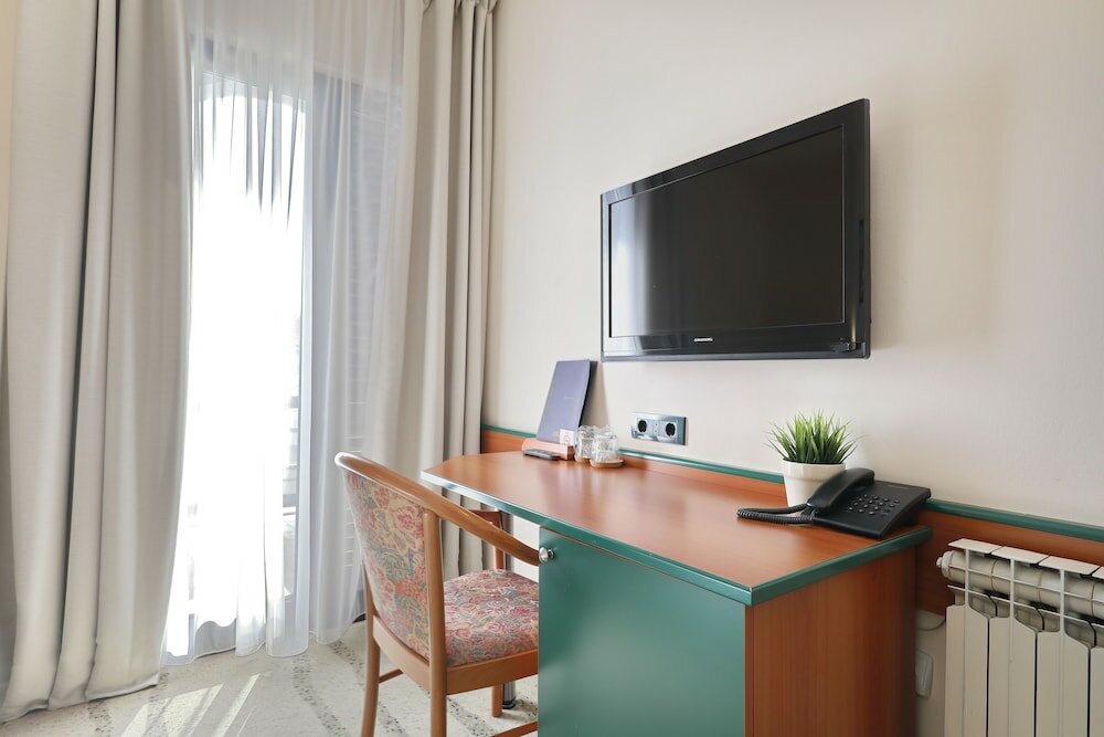 Фото Hotel Mediteran