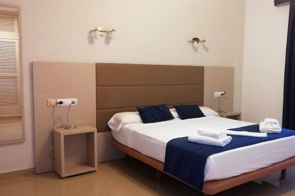 Фото Hotel Roca Bella