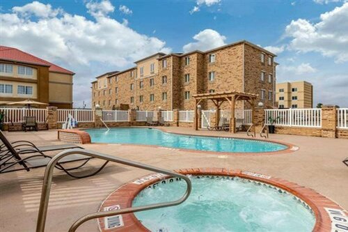 Гостиница Comfort Suites Central в Корпус-Кристи