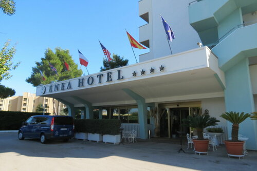 Гостиница Enea Hotel Pomezia в Помеции