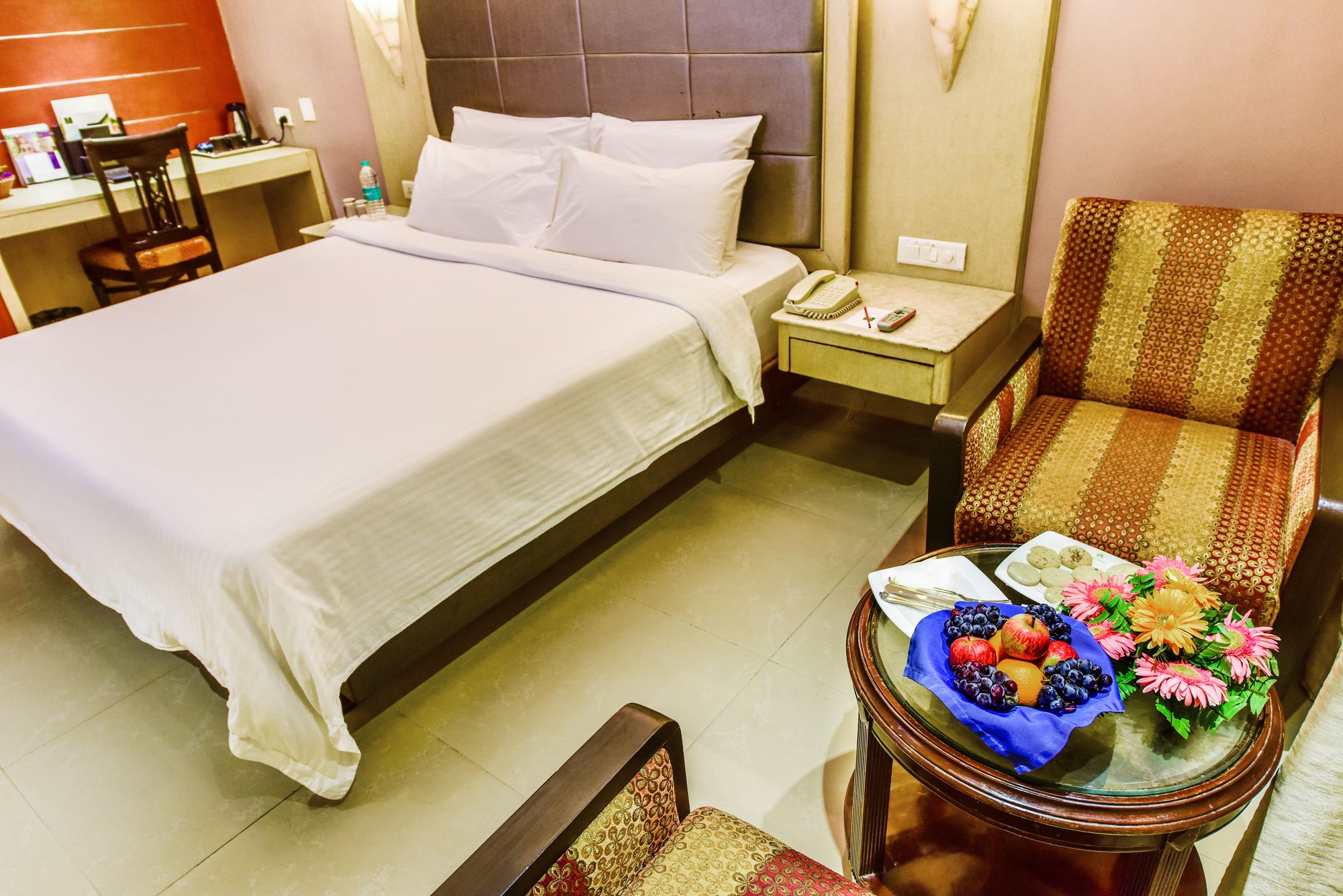 Фото Hotel Swosti Grand