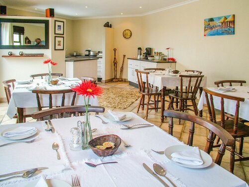 Гостиница Lalapanzi Guest Lodge в Порт-Элизабет