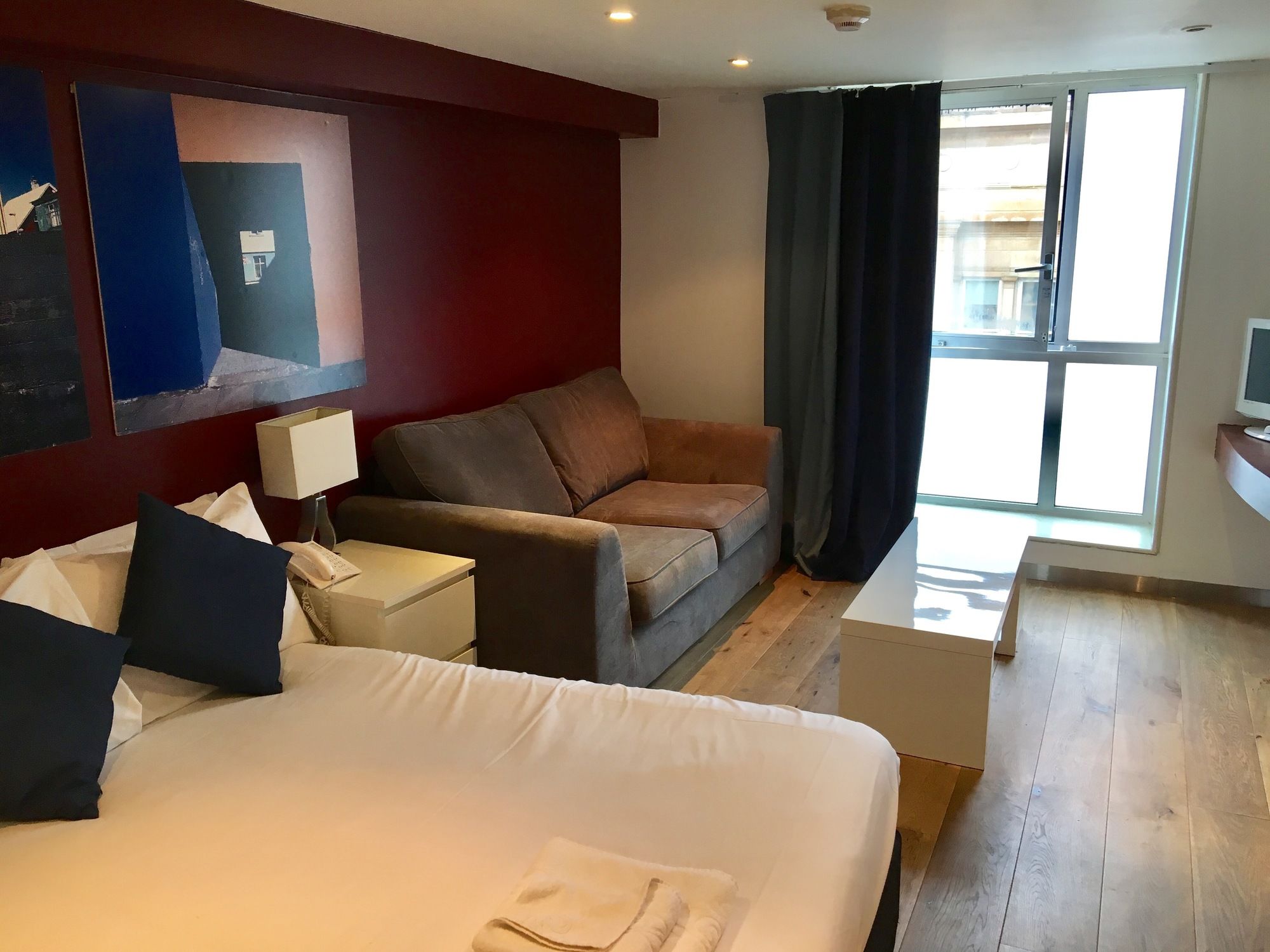 Фото Brunswick Merchant City Hotel