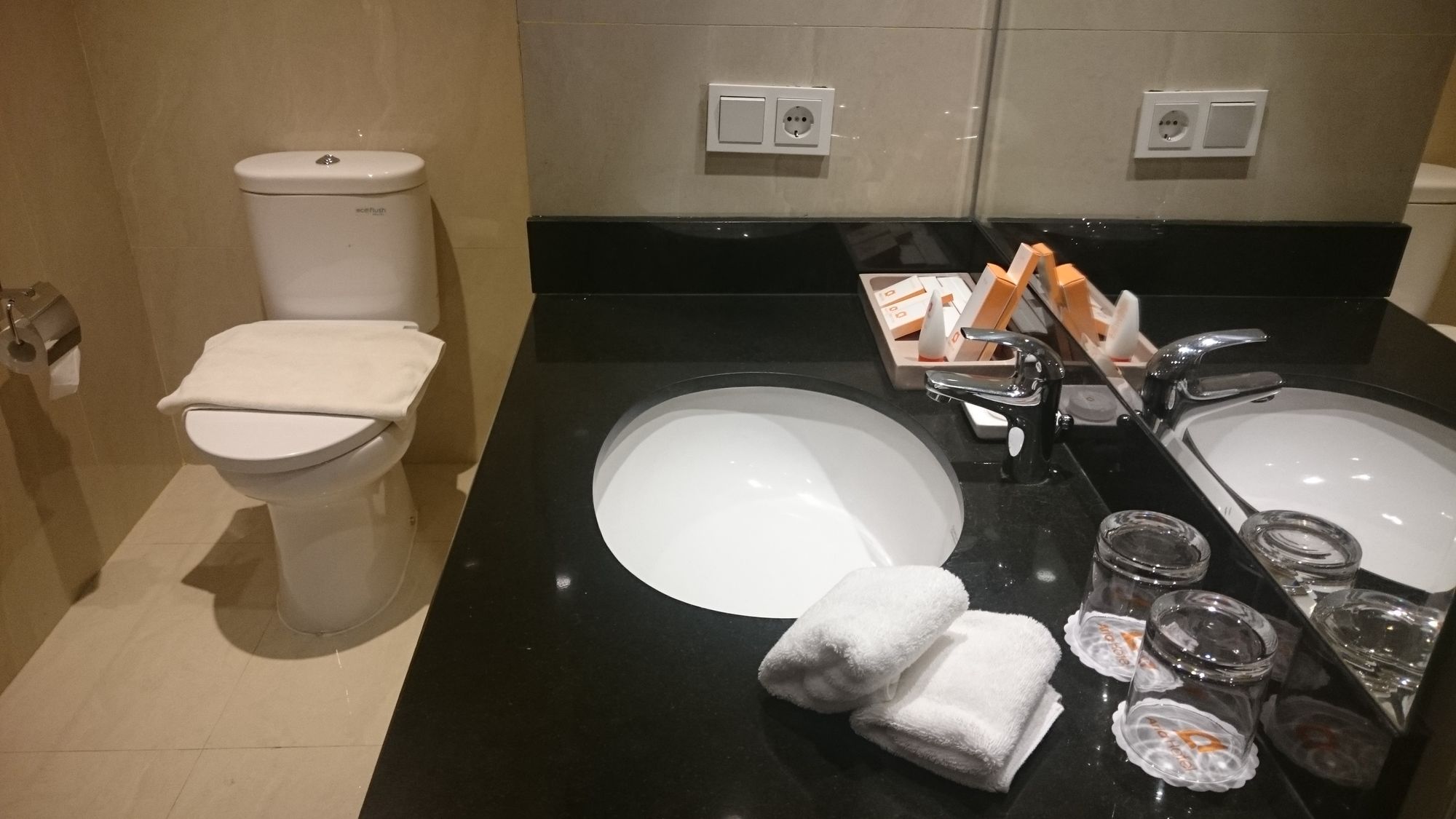 Фото Aria Centra Hotel Surabaya