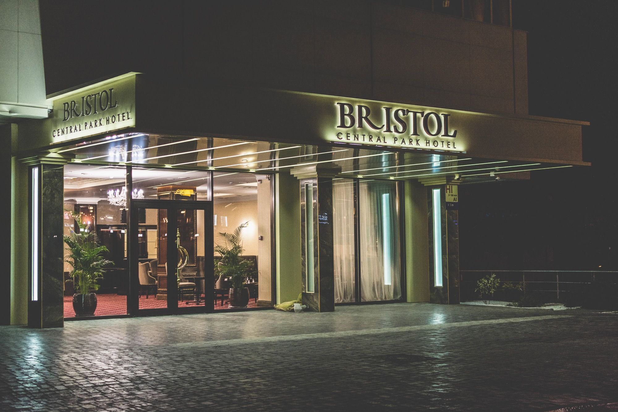 Фото Bristol Central Park Hotel Chisinau