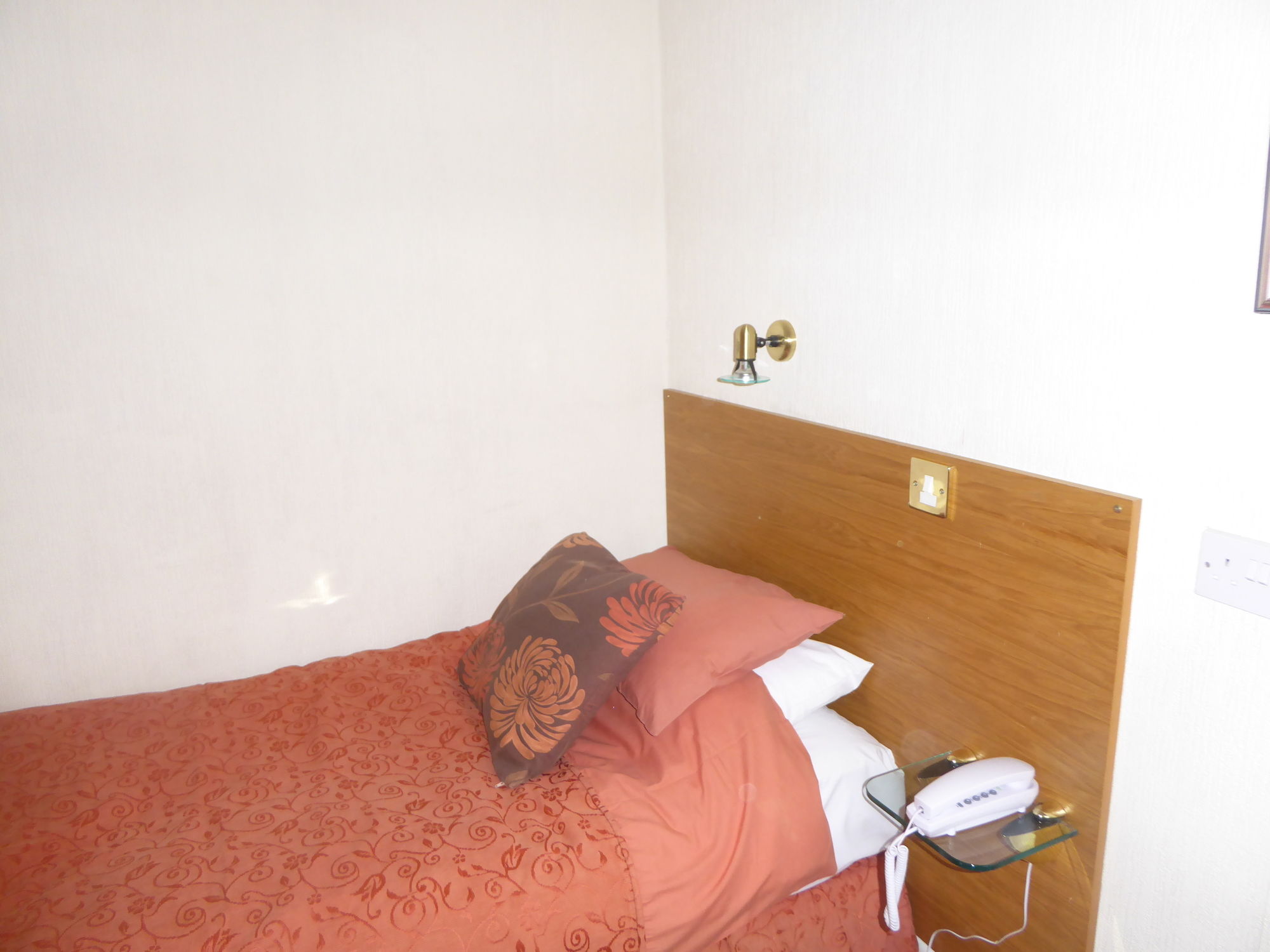 Фото Park Manor Hotel