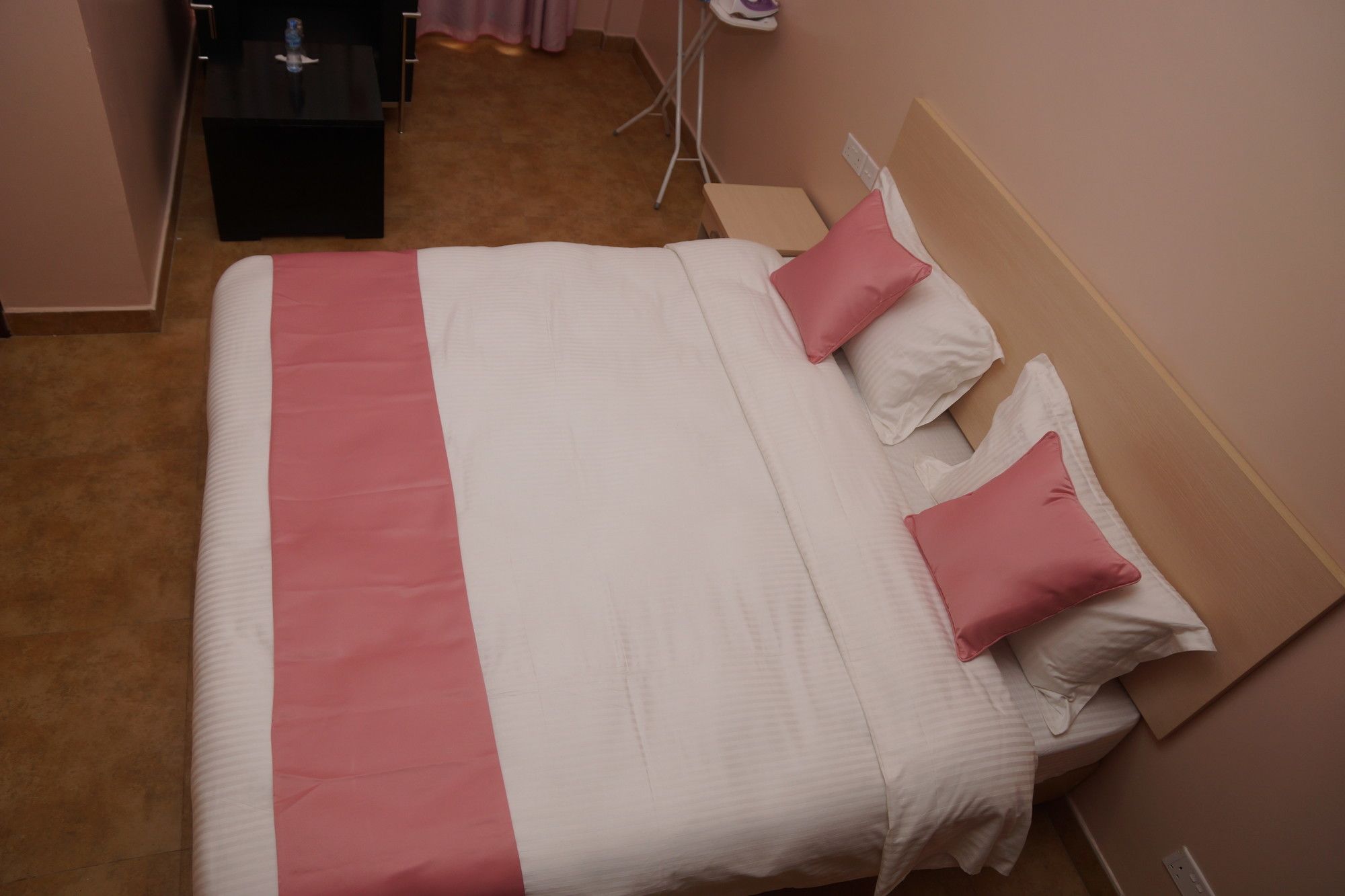 Фото Là Ponye Hotel Apartment